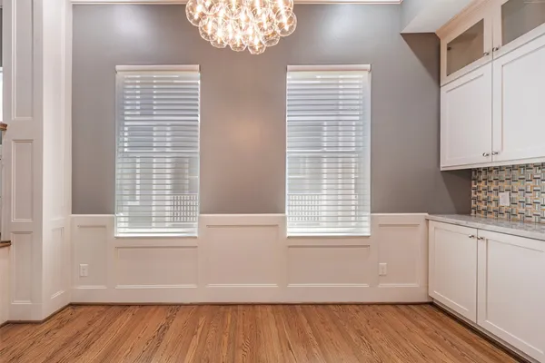 $4,200 | 212 West 6th Street, Houston, TX 77007