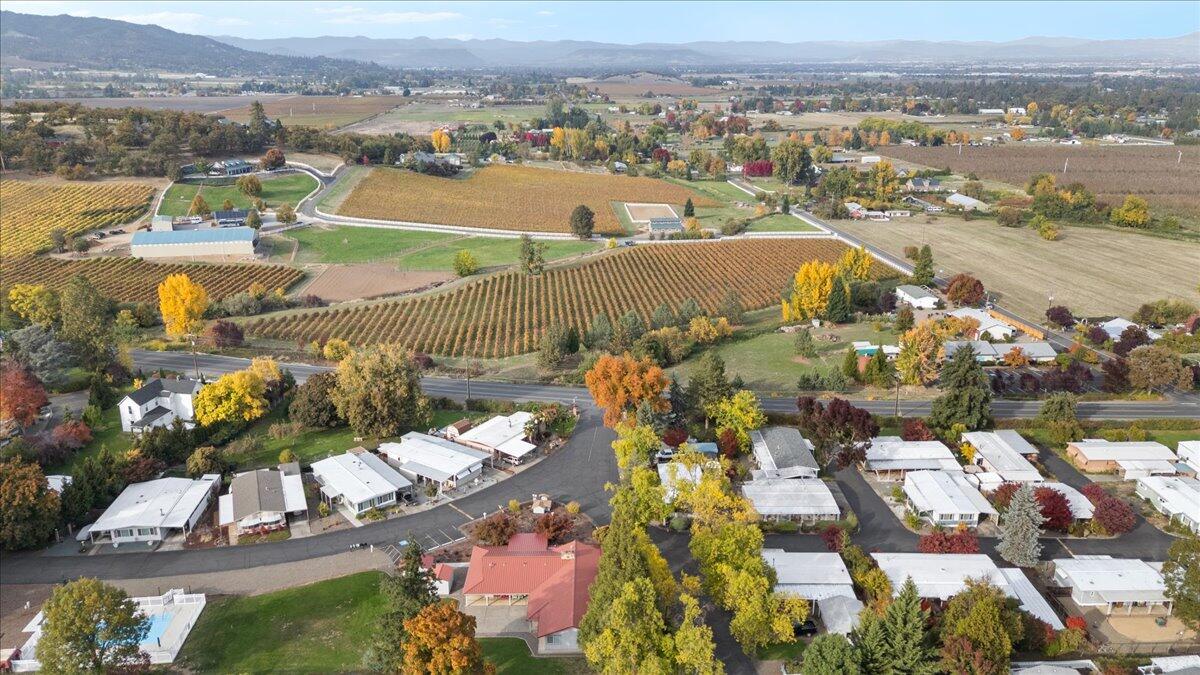 3955 South Stage Road, Unit 90 Medford, OR 97501 - Photo 40 of 42 2-DJI_20251023160157_0027_D