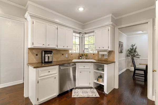 $2,500 | 522 River Plantation Drive, Conroe, TX 77302