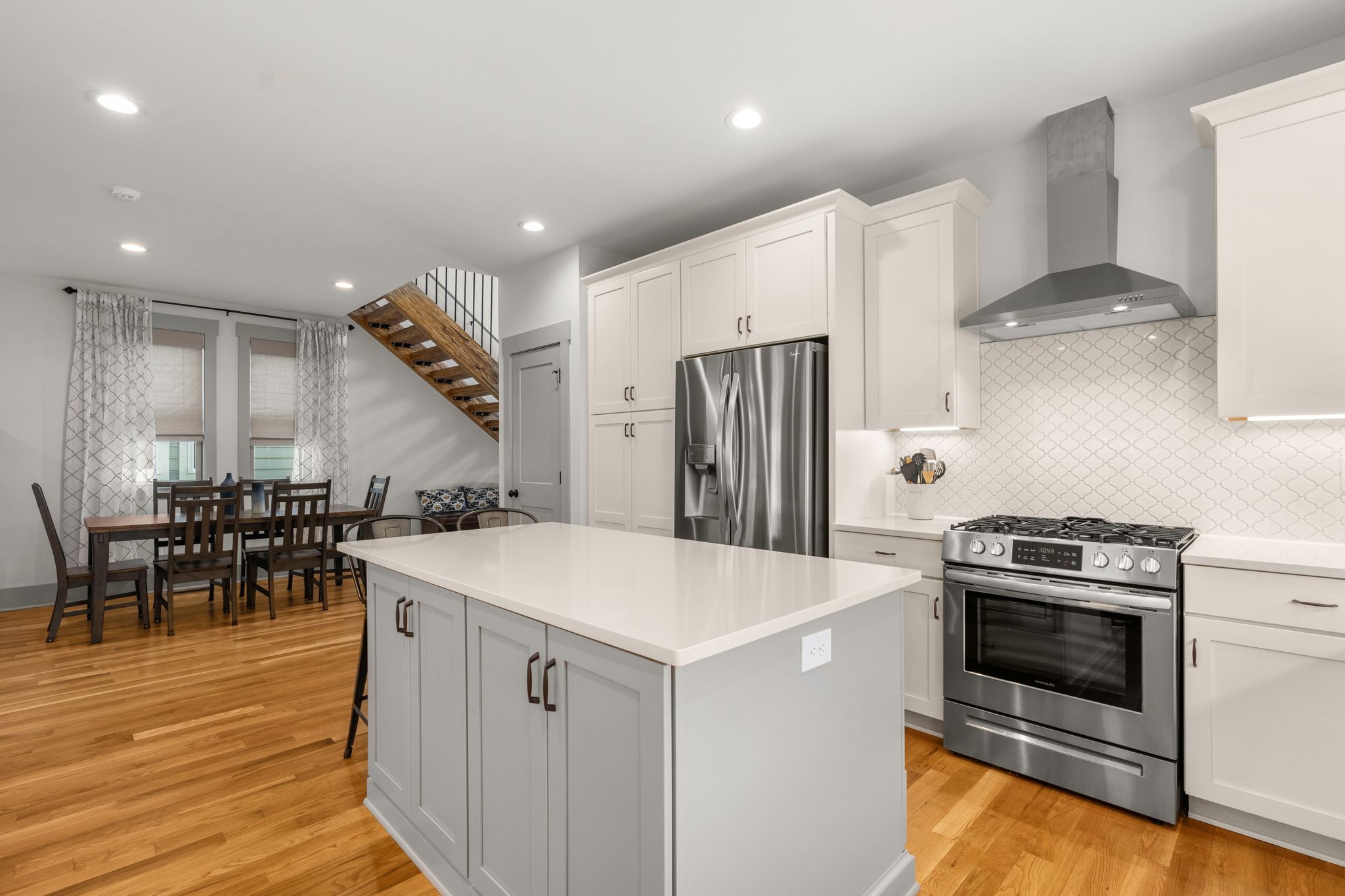2660 Barclay Drive, Unit B Nashville, TN 37206 - Photo 13 of 29 a kitchen with a stove a sink and a refrigerator