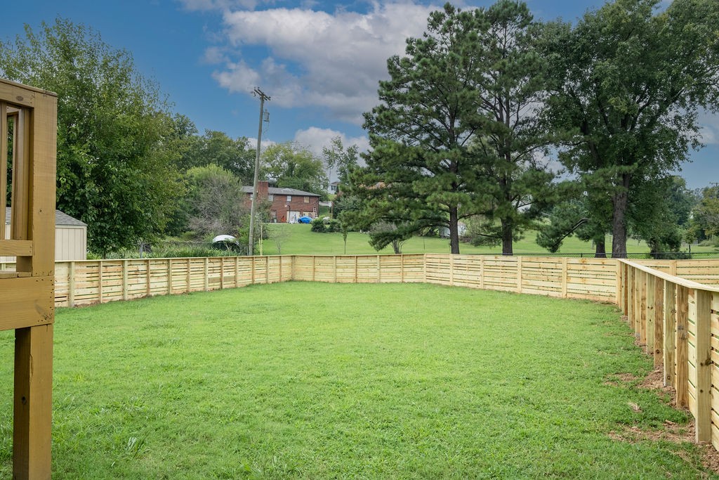 2660 Barclay Drive, Unit B Nashville, TN 37206 - Photo 29 of 29 a view of a green yard