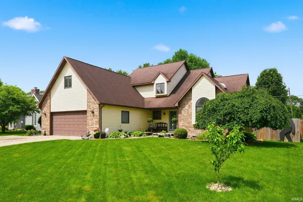 $350,000 | 2913 South Scott Drive, Yorktown, IN 47396
