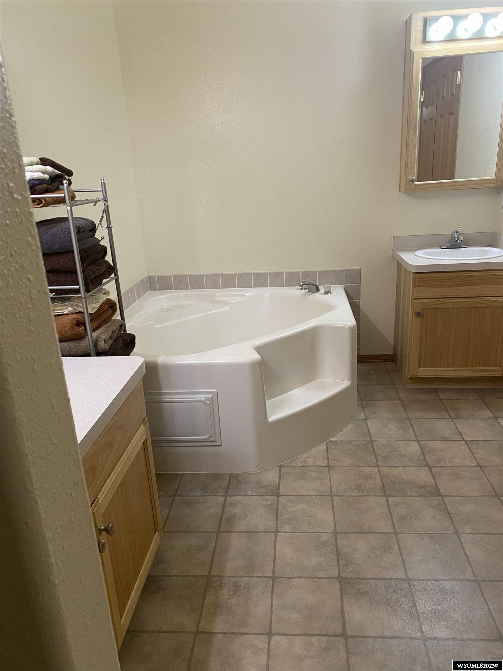 590 Burma Road Shoshoni, WY 82649 - Photo 11 of 50