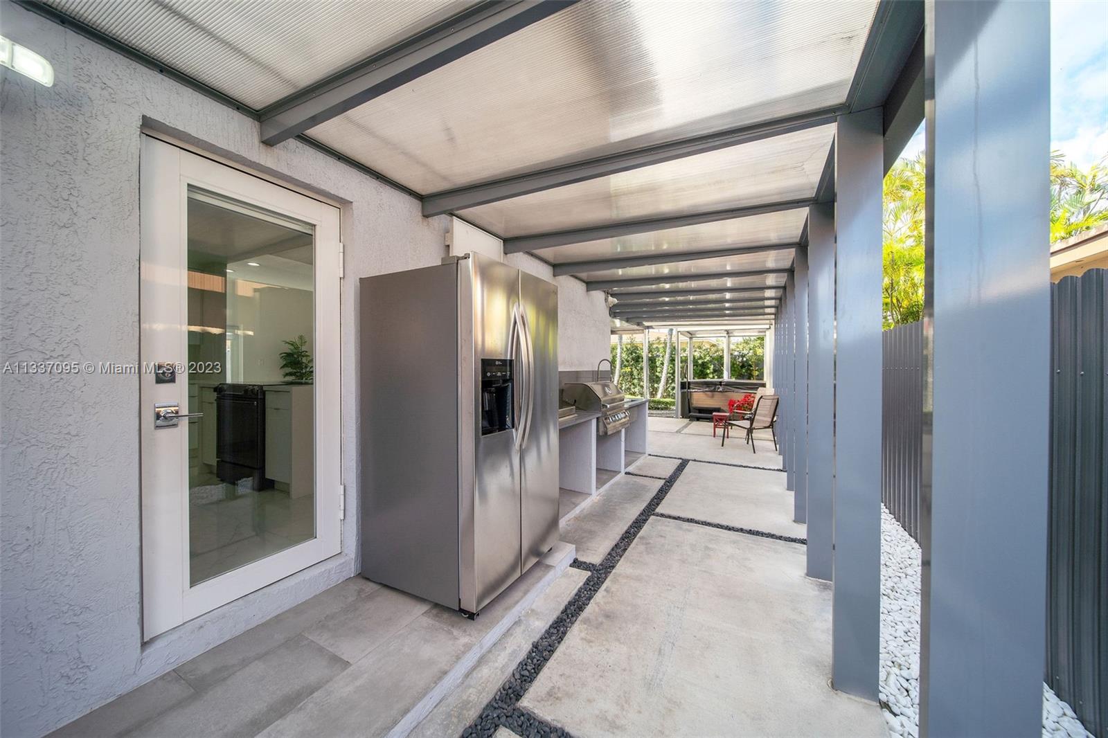 3436 Southwest 88th Place Miami, FL 33165 - Photo 24 of 43
