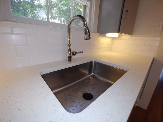 $3,450 | 711 West Johanna Street, Austin, TX 78704