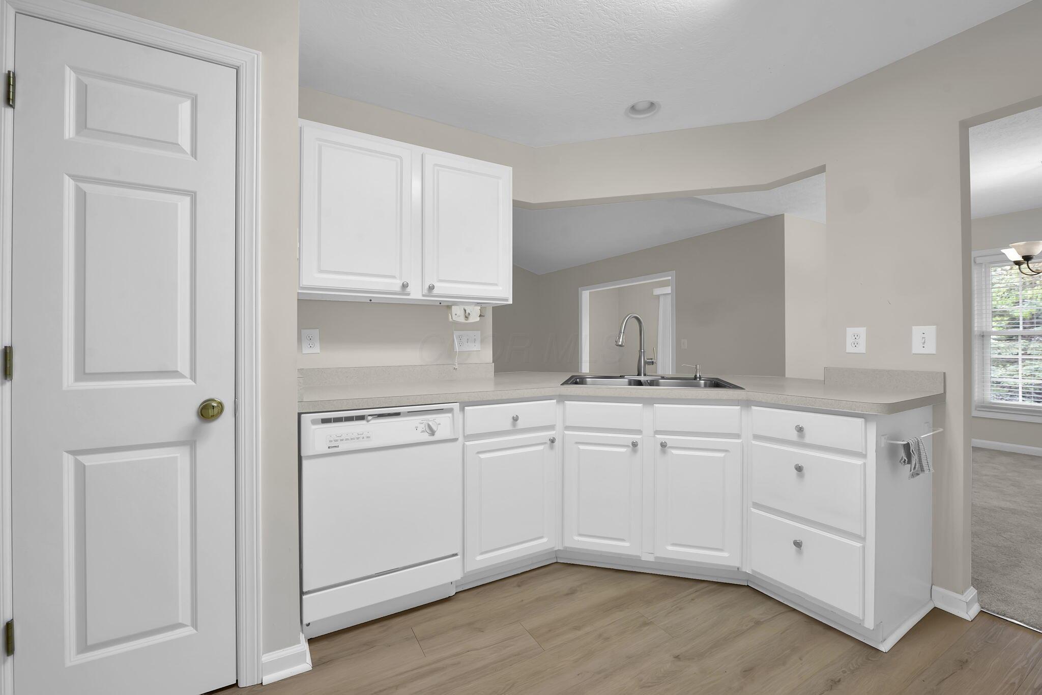 6218 Country Side Road Plain City, OH 43064 - Photo 10 of 28 Pantry