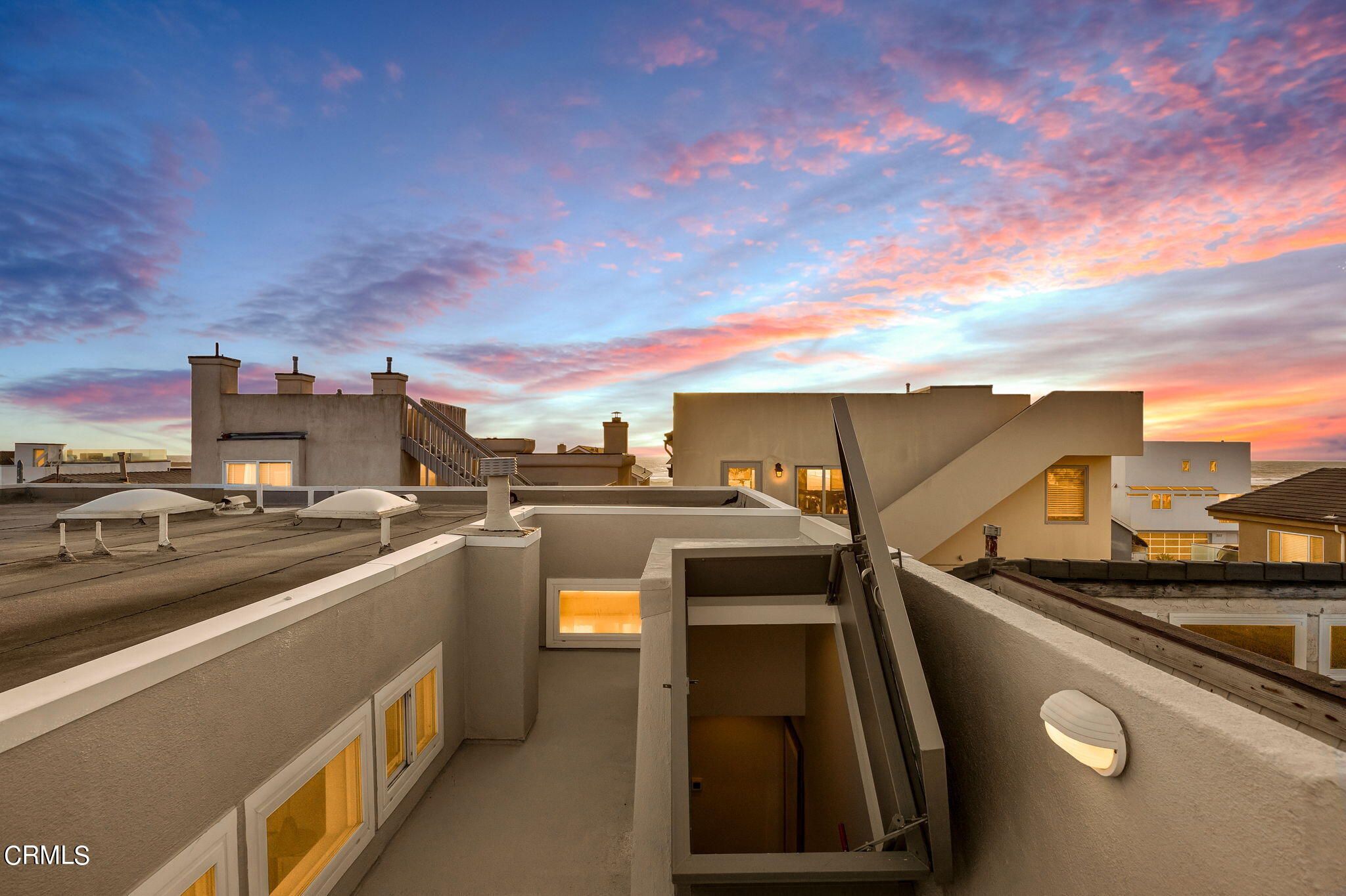 3547 Sunset Lane Oxnard, CA 93035 - Photo 5 of 24 a view of a barbecue grill and a oven