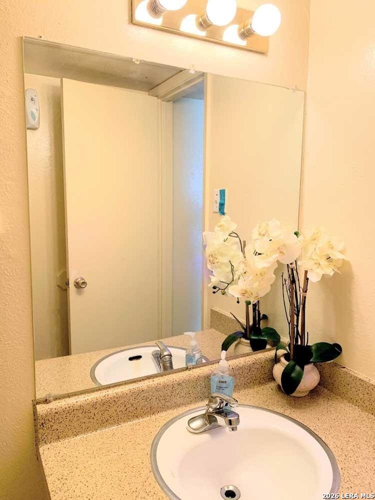1341 North Jim Miller Road, Unit 23 Dallas, TX 75217 - Photo 11 of 17