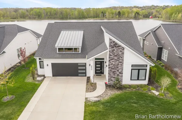 $675,000 | 2930 Isle Water Drive, Belmont, MI 49306