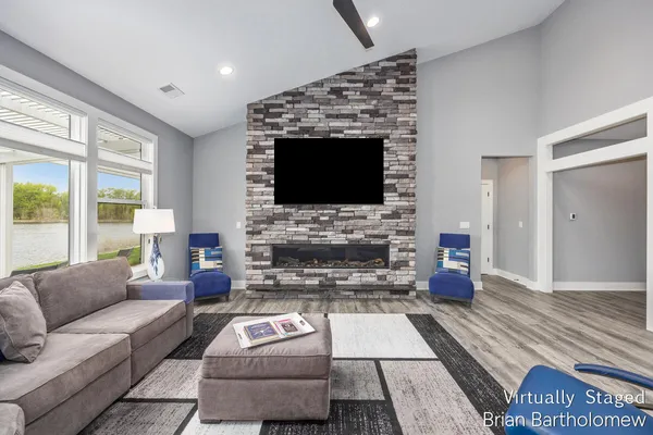 $675,000 | 2930 Isle Water Drive, Belmont, MI 49306