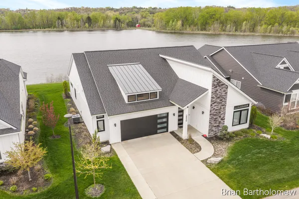 $675,000 | 2930 Isle Water Drive, Belmont, MI 49306