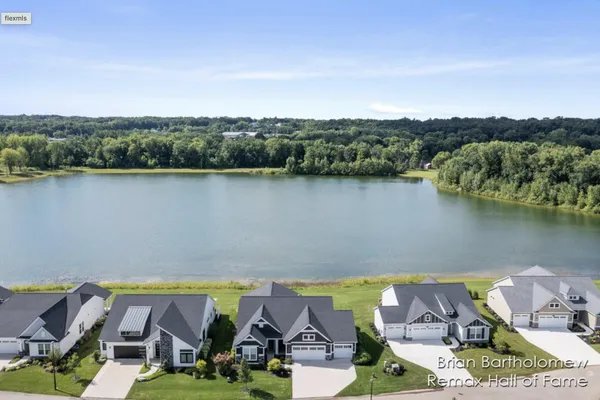 $675,000 | 2930 Isle Water Drive, Belmont, MI 49306