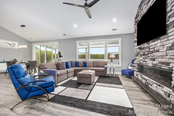 $675,000 | 2930 Isle Water Drive, Belmont, MI 49306