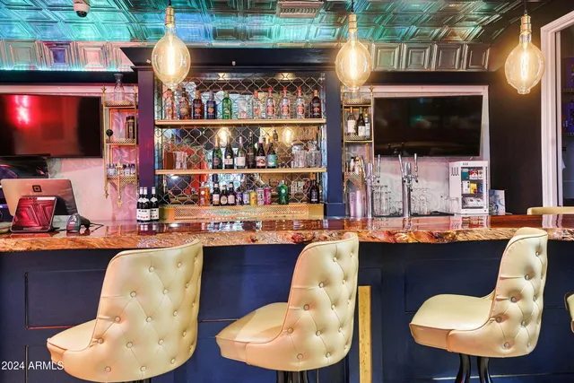 $2,799 | 777 East Stella Lane, Unit C1, Phoenix, AZ 85014