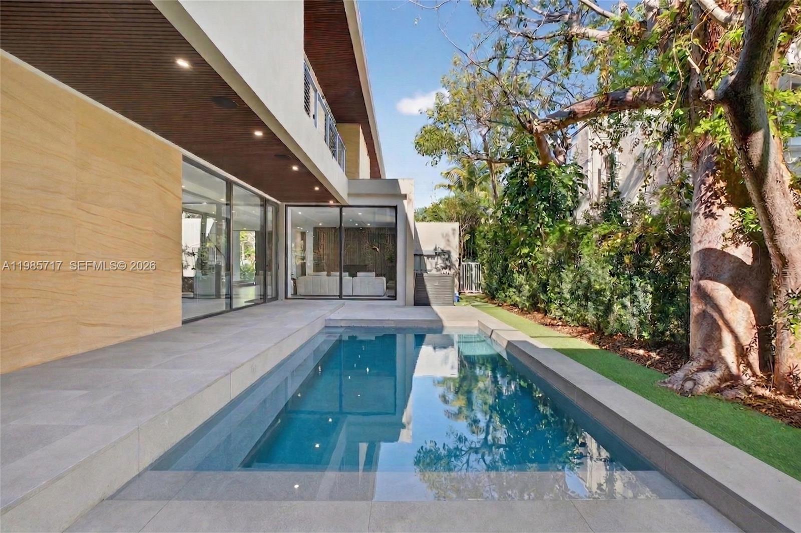 234 Southwest 22nd Road Miami, FL 33129 - Photo 31 of 94