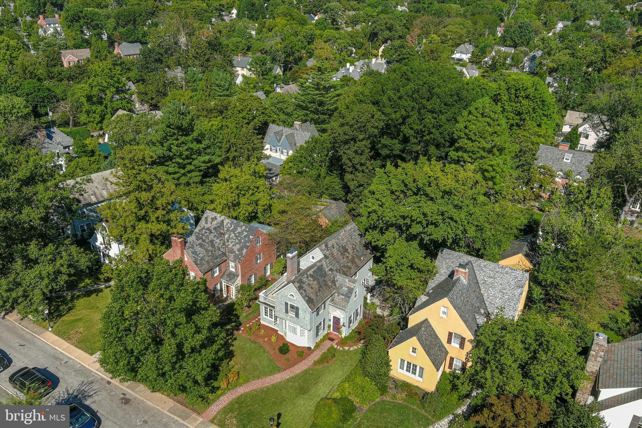 306 St Dunstans Road Baltimore, MD 21212 - Photo 47 of 56 an aerial view of residential house with outdoor space and trees all around