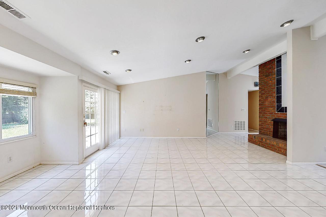 655 Elton Adelphia Road Freehold, NJ 07728 - Photo 11 of 35 Kitchen/Family Room