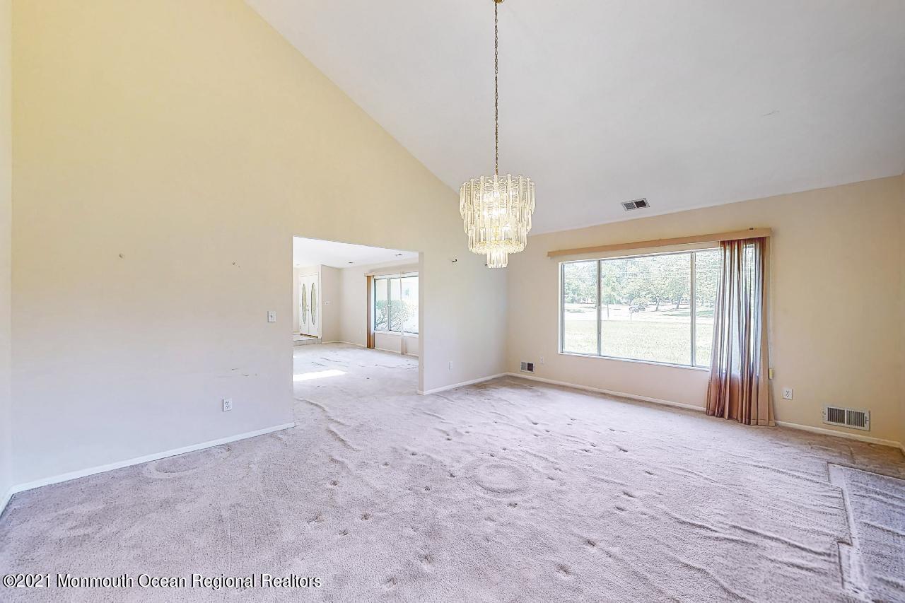 655 Elton Adelphia Road Freehold, NJ 07728 - Photo 17 of 35 Dining Room