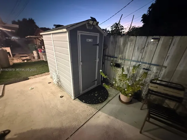 a view of a small yard