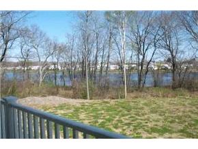 8 Hemlock Street, Unit 1 Hampton, NH 03842 - Photo 4 of 6 Gallery Image 4