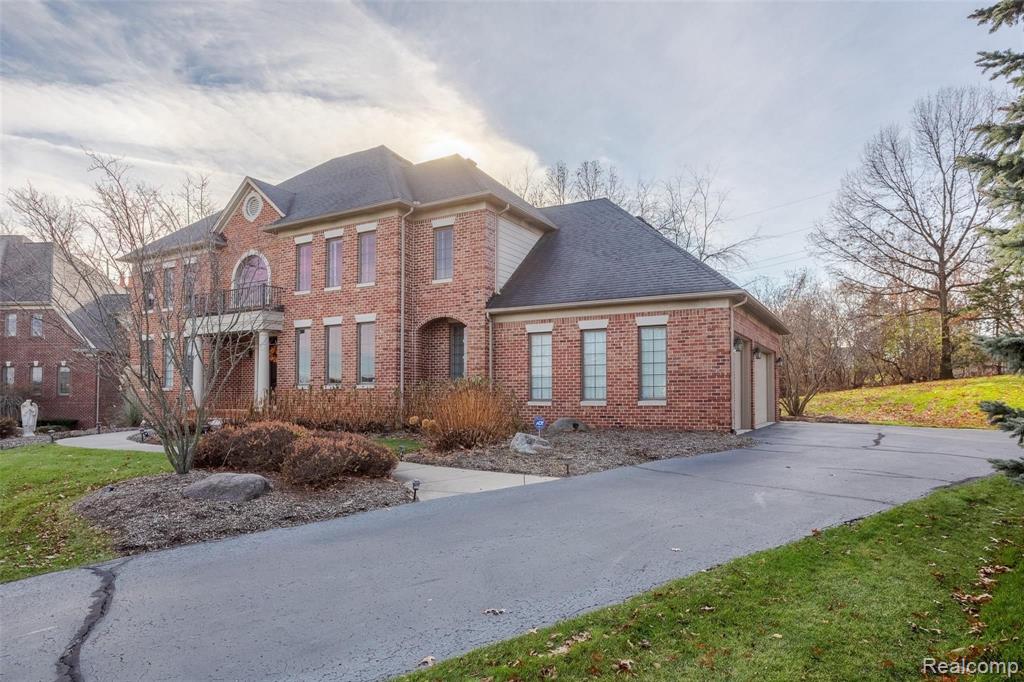 701 Wellington Circle Rochester Hills, MI 48309 - Photo 6 of 54