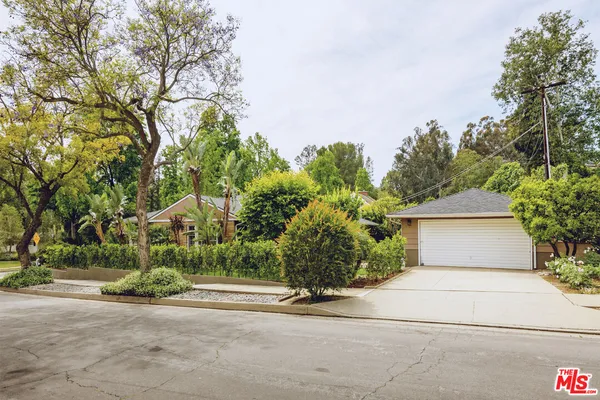 $1,899,000 | 1315 Lomay Place, Pasadena, CA 91103