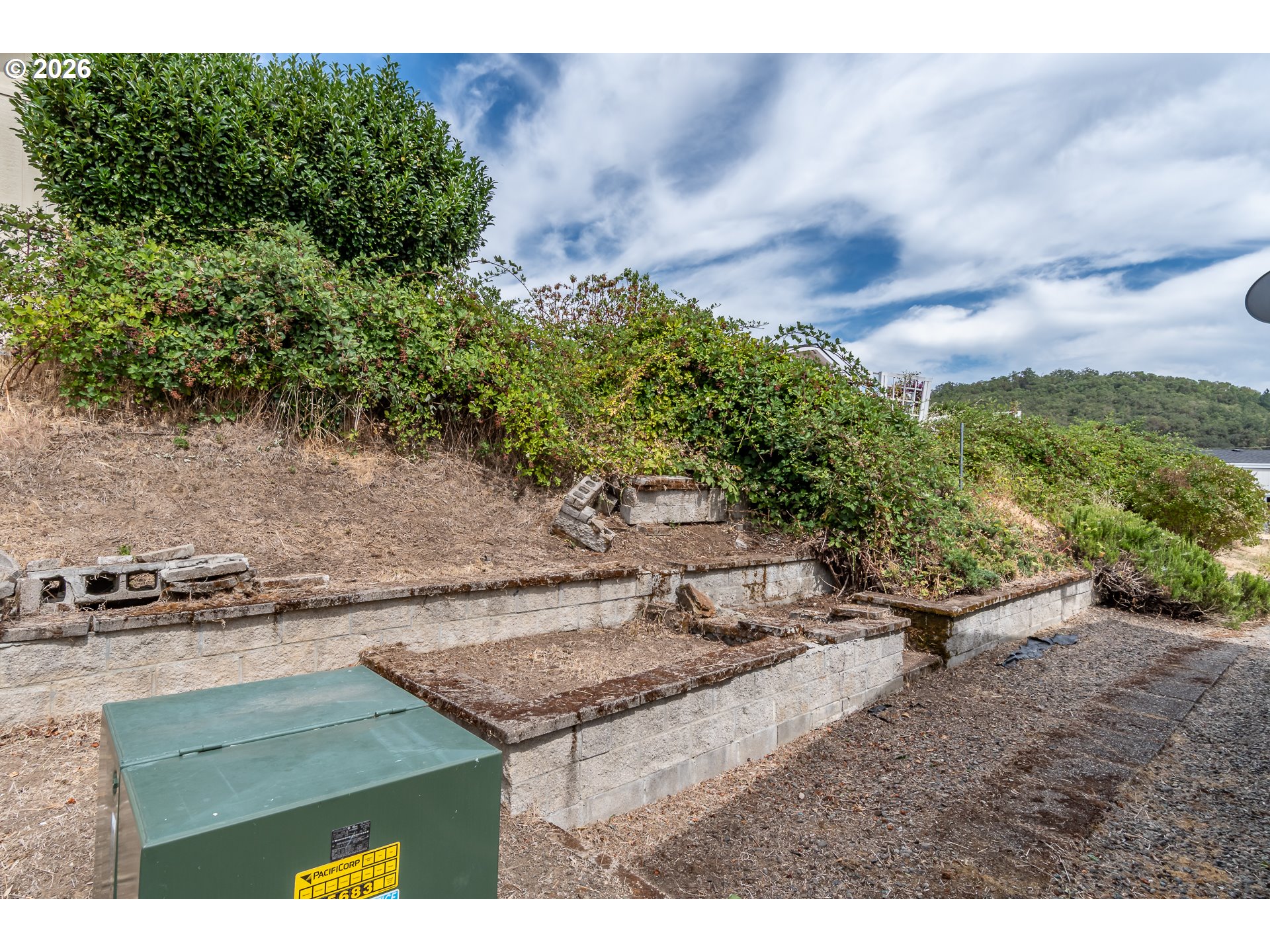608 Shadow Ranch Lane Roseburg, OR 97470 - Photo 8 of 41 Backyard