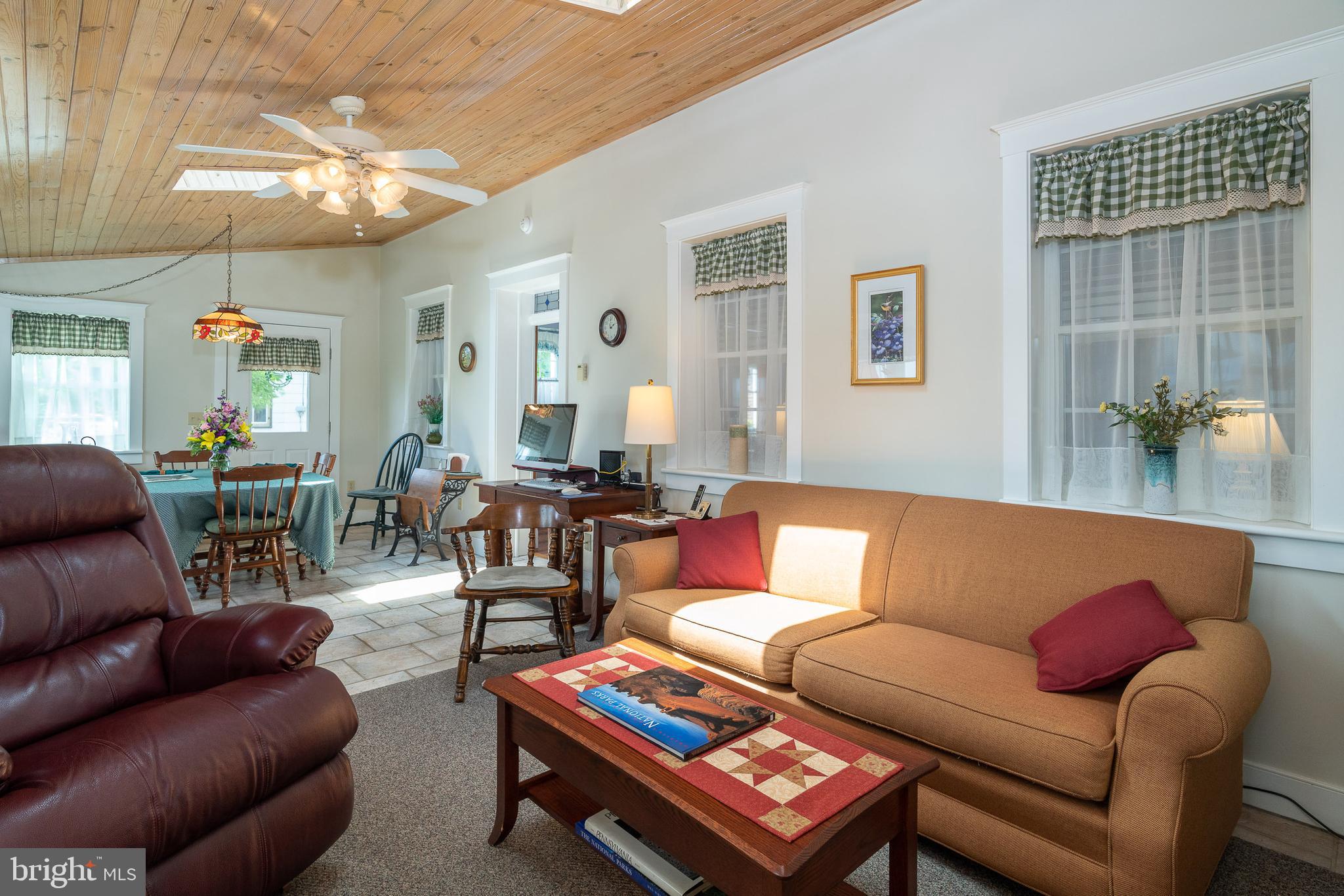 128 Fairland Road Lititz, PA 17543 - Photo 22 of 47 Great room