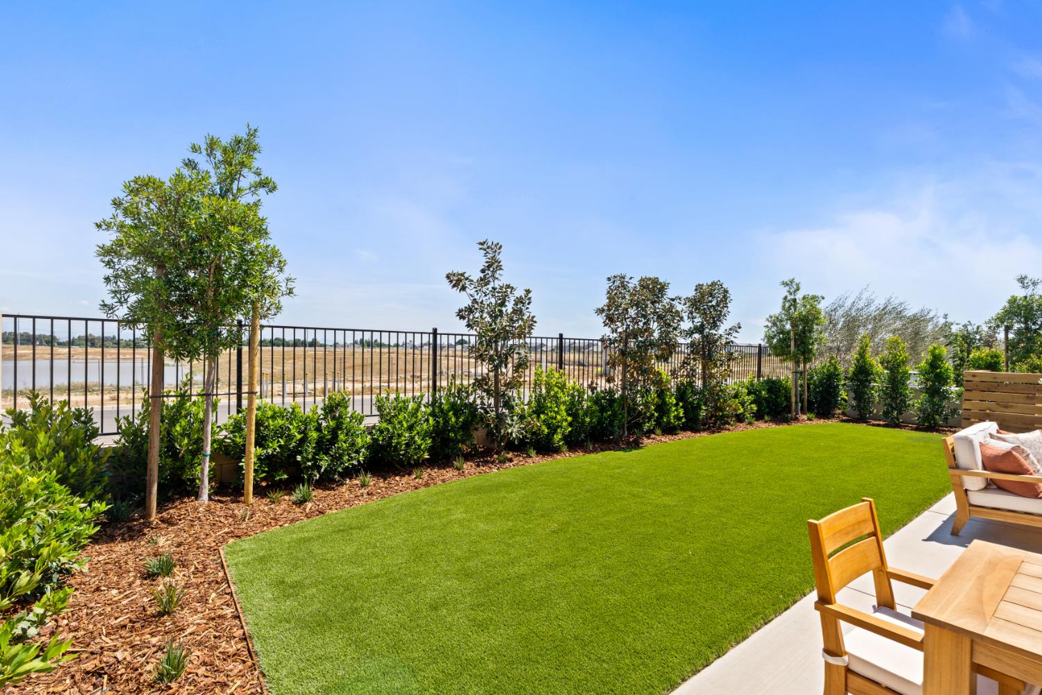 2452 North Suncrest Way Clovis, CA 93619 - Photo 36 of 43
