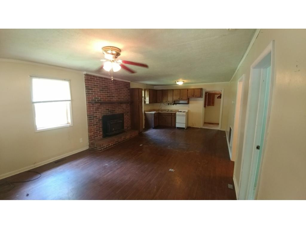 1096 Paperville Road Bristol, TN 37620 - Photo 3 of 7 Photo 3