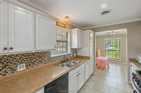 $312,000 | 1905 Carter Creek Parkway, Bryan, TX 77802