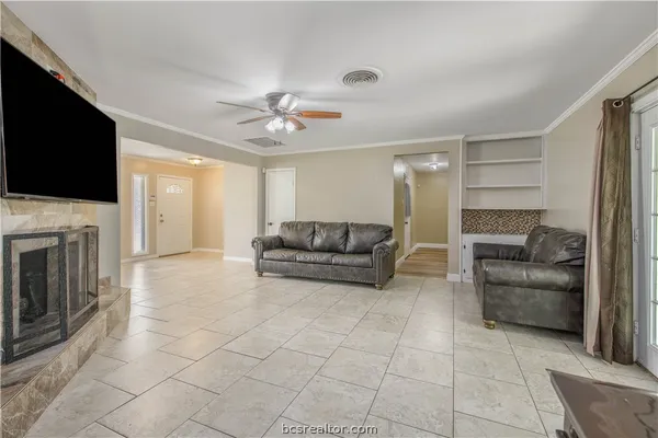 $312,000 | 1905 Carter Creek Parkway, Bryan, TX 77802