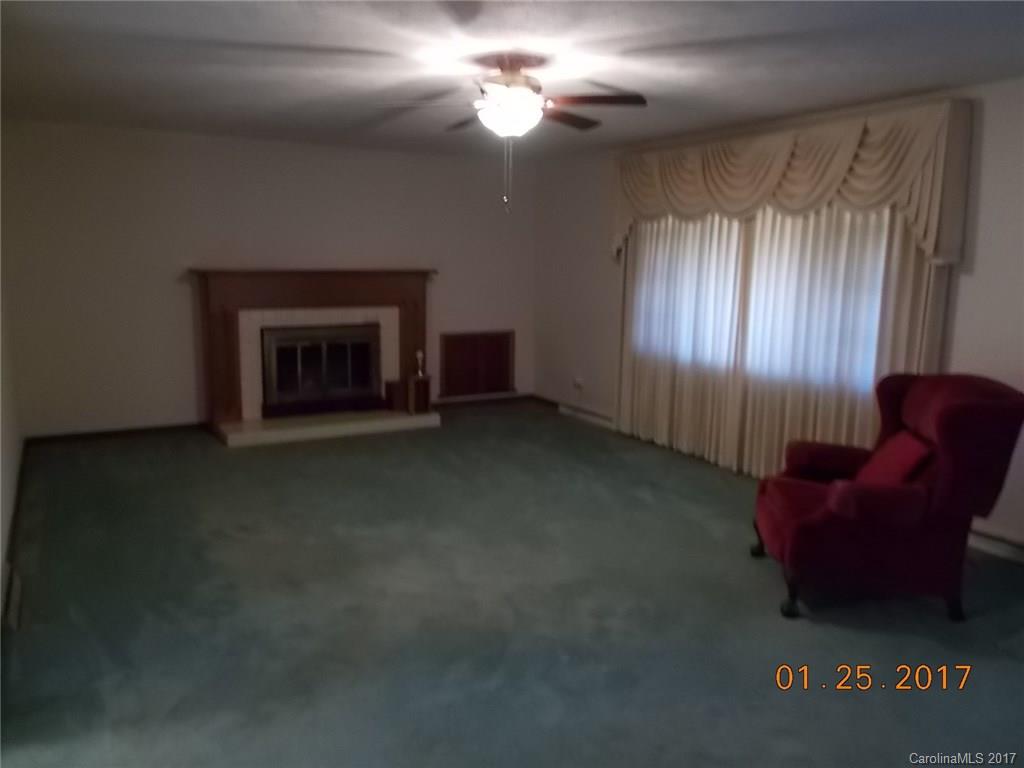 2232 Country Club Road Lincolnton, NC 28092 - Photo 3 of 20 Gallery Image 3