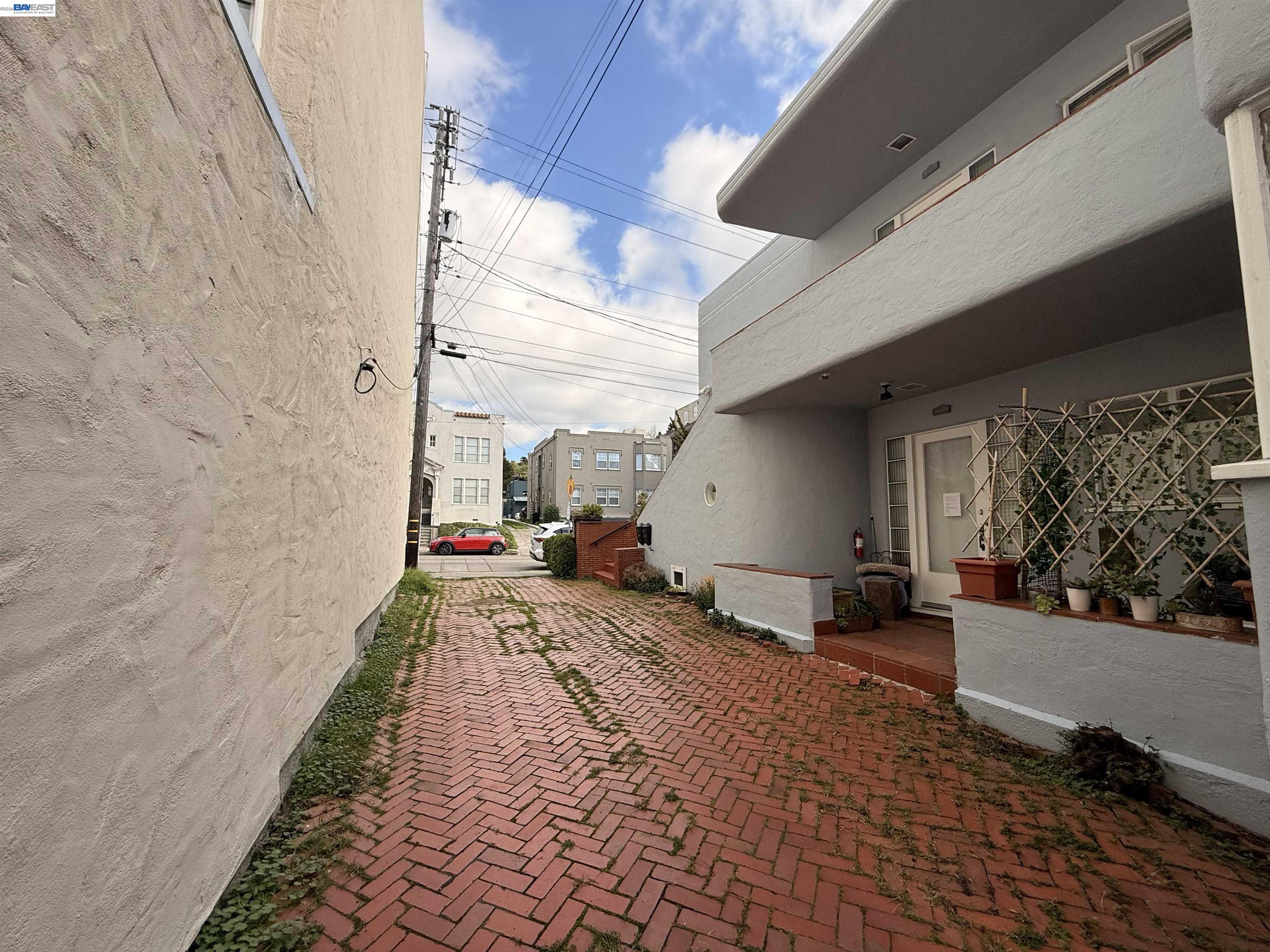 1682 Oxford Street Berkeley, CA 94709 - Photo 4 of 7