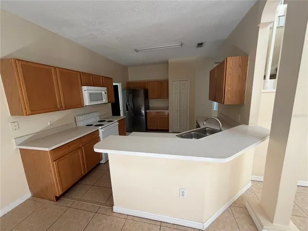 $2,600 | 48 Cordona Drive, Kissimmee, FL 34758