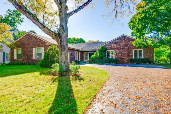 $5,500 | 31 Fox Trail, Lincolnshire, IL 60069