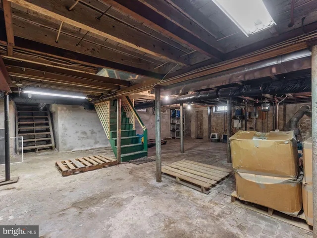 a view of room with wooden ceiling