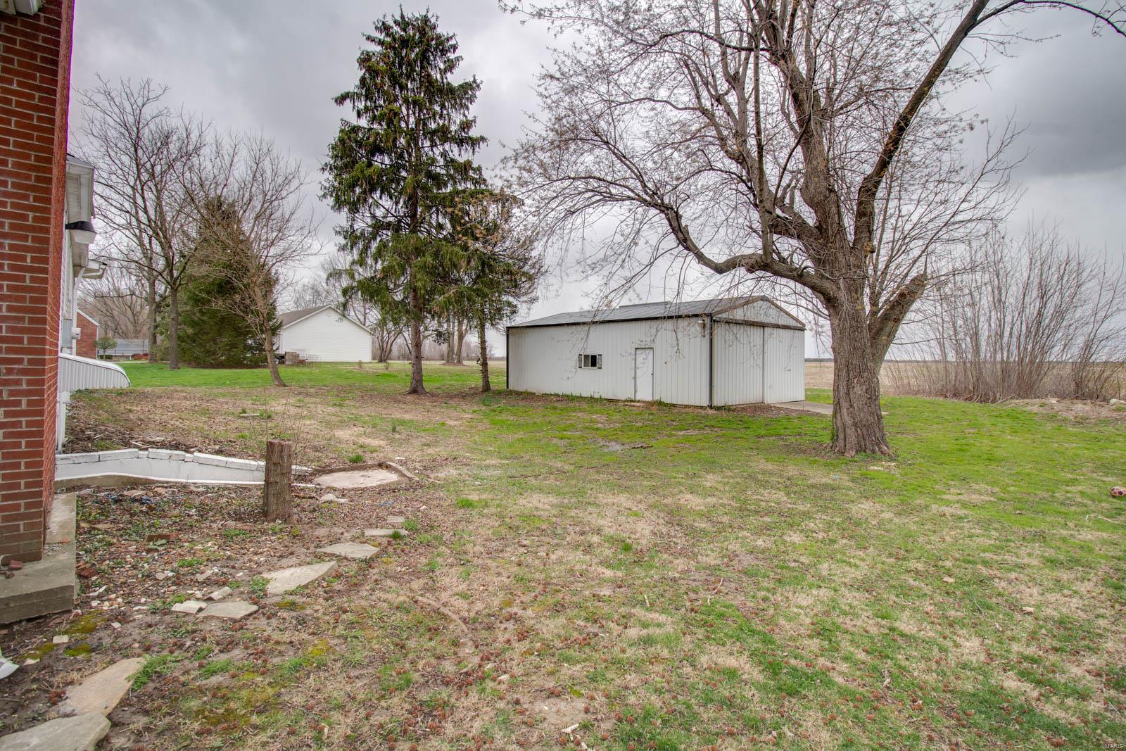 4731 Seiler Road Dorsey, IL 62021 - Photo 29 of 34