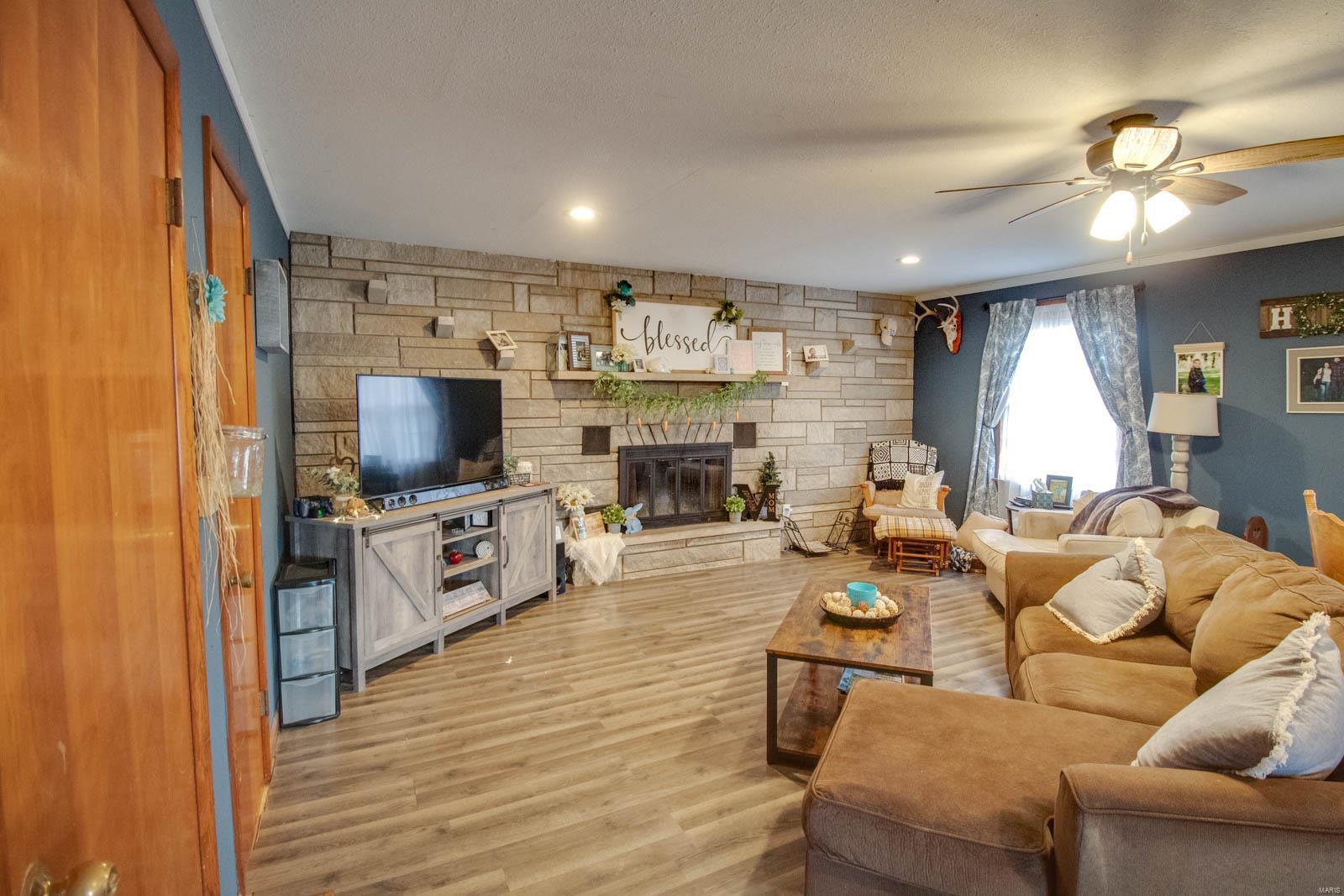4731 Seiler Road Dorsey, IL 62021 - Photo 7 of 34