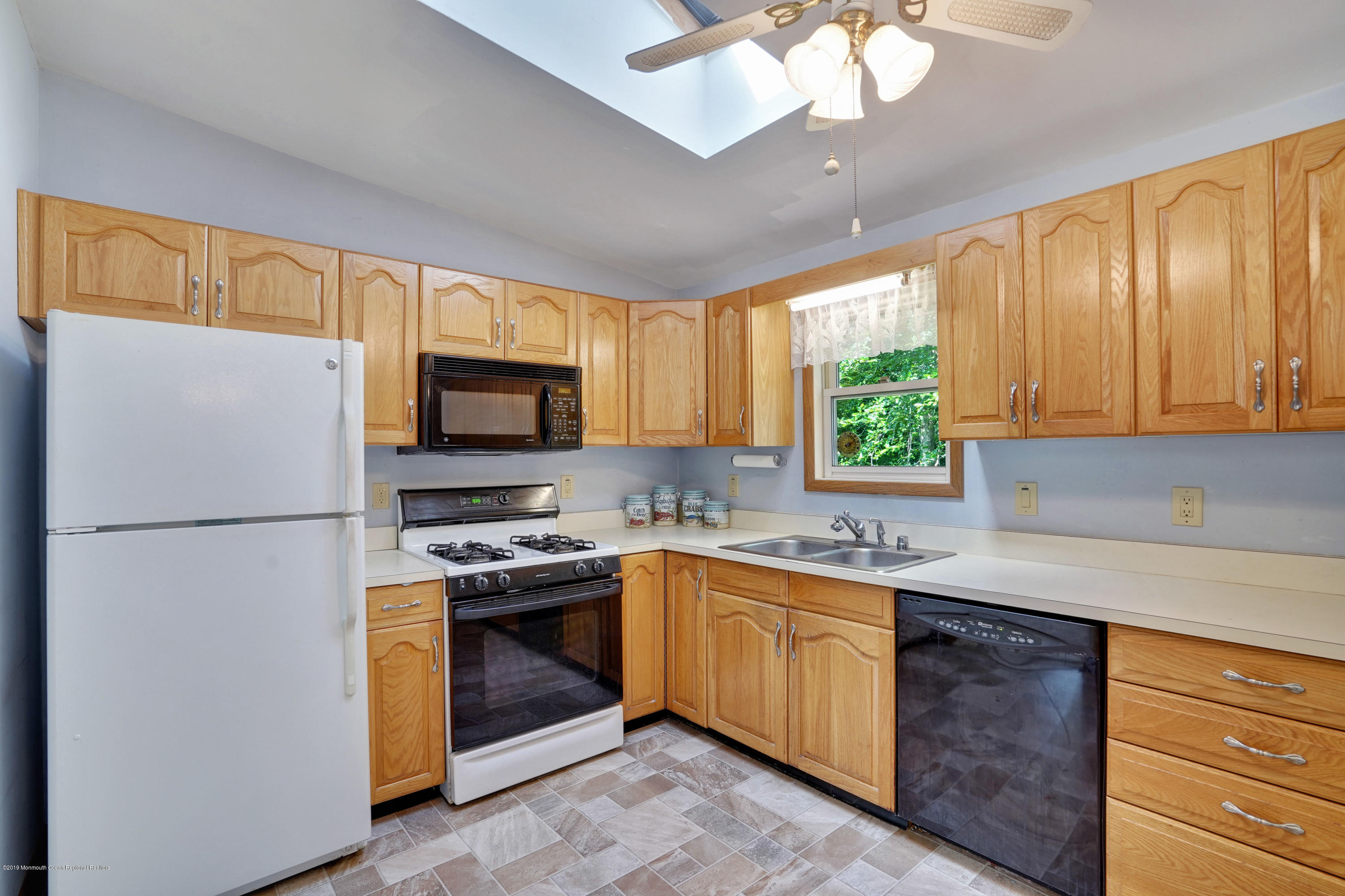 10 Hulse Landing Road Brick, NJ 08723 - Photo 10 of 35 010_mjb00066-mjb00070