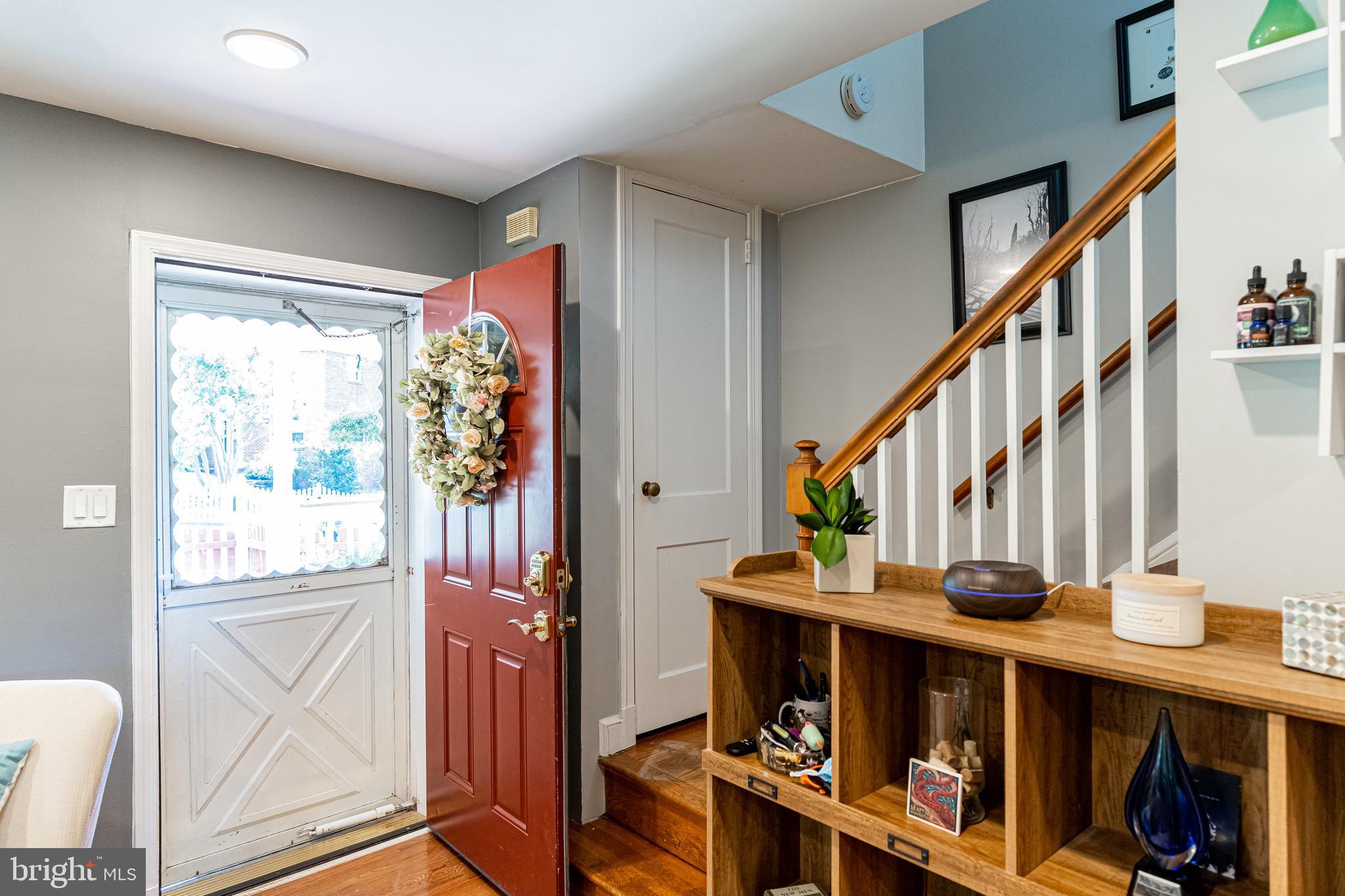 1709 Florin Street Silver Spring, MD 20902 - Photo 4 of 20 Welcoming Entryway