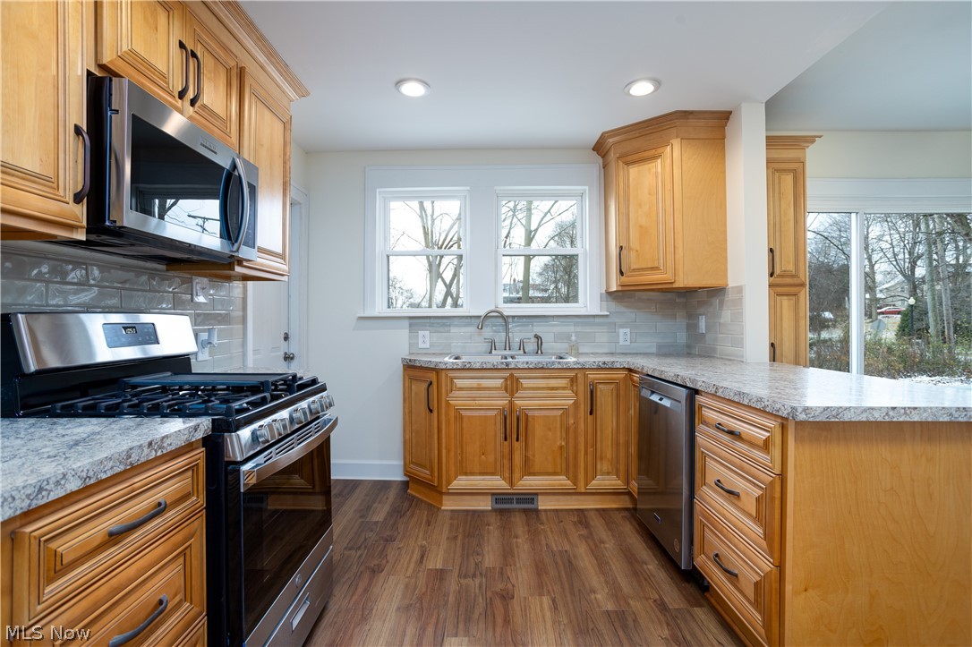 613 Wooster Road North Barberton, OH 44203 - Photo 9 of 32 Gallery Image 9