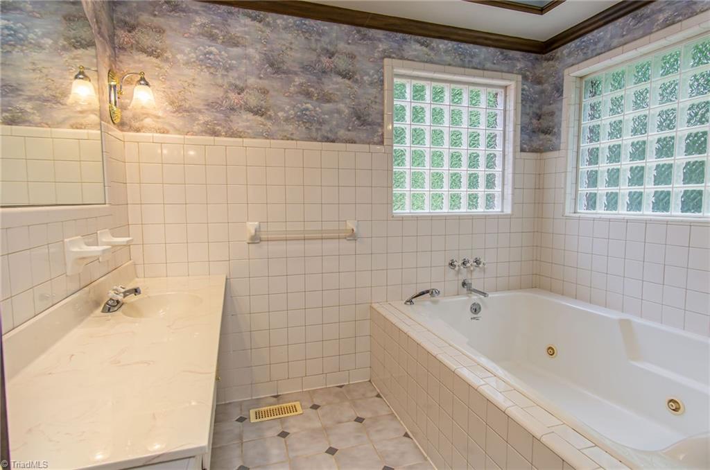 2405 River Run Road Browns Summit, NC 27214 - Photo 19 of 28 Gallery Image 19