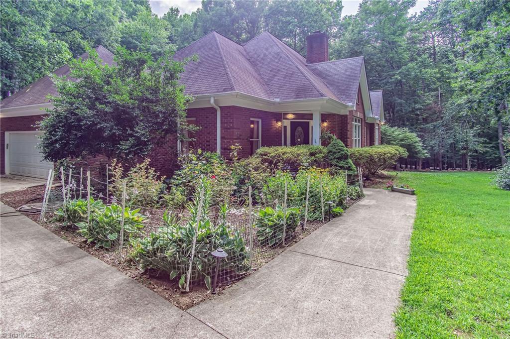 2405 River Run Road Browns Summit, NC 27214 - Photo 4 of 28 Gallery Image 4