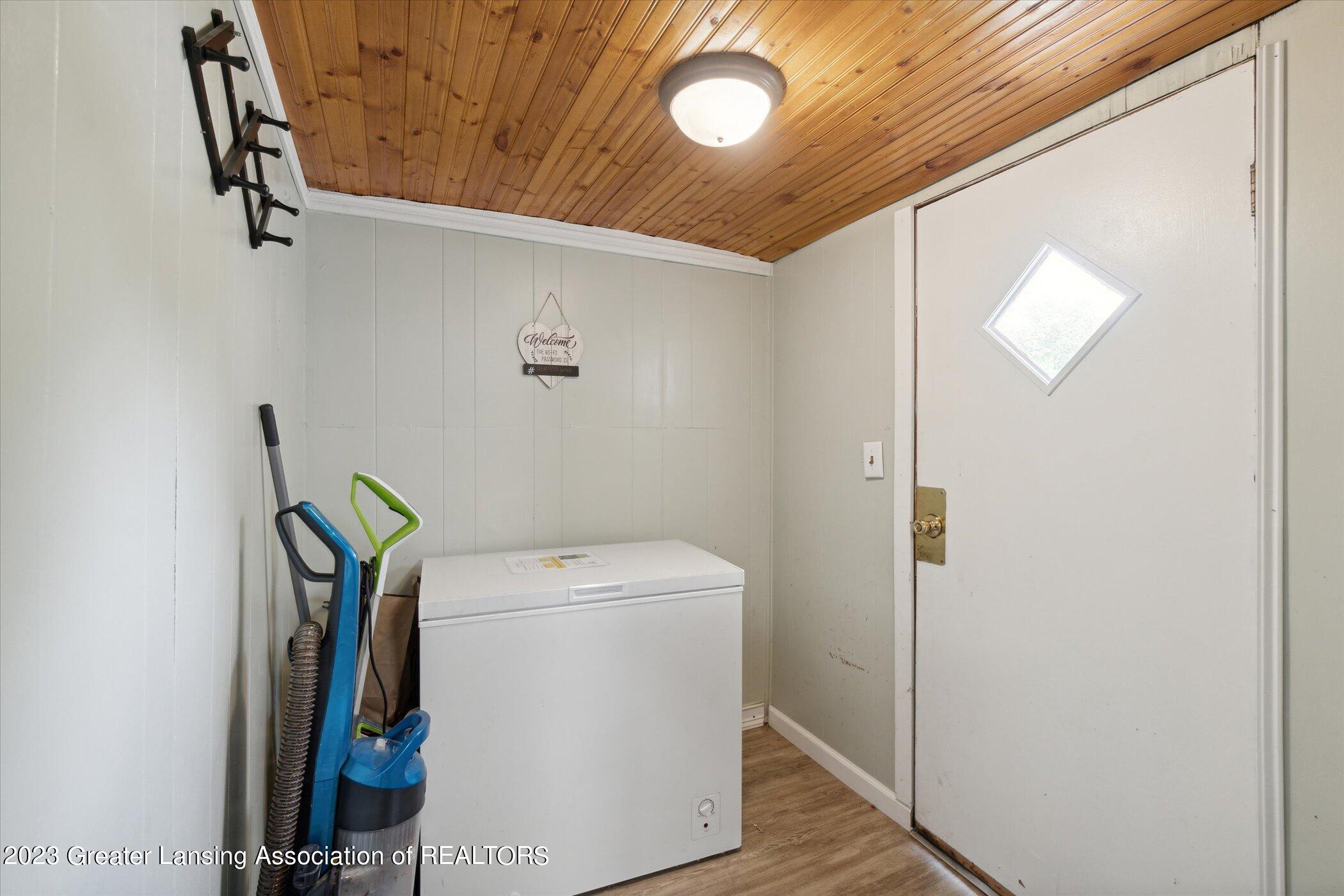 426 Sherwood Road Bellevue, MI 49021 - Photo 38 of 40 33-426-Sherwood-Rd-Bellevue-MI-49021-Win