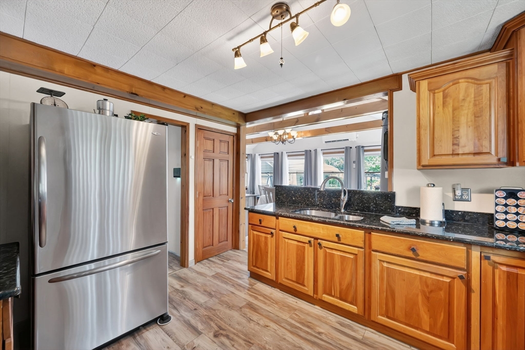 121 Merrill Road Springfield, MA 01119 - Photo 13 of 31