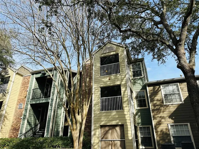 a view of a back yard of the house