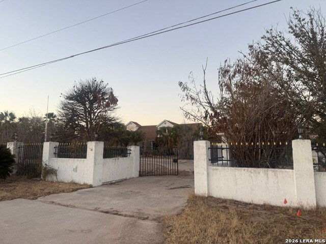 25 Skyview West Del Rio, TX 78840 - Photo 2 of 22
