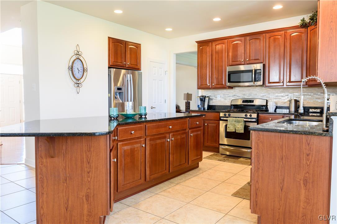 41 Upper Way Road Easton, PA 18045 - Photo 7 of 48 Gallery Image 7