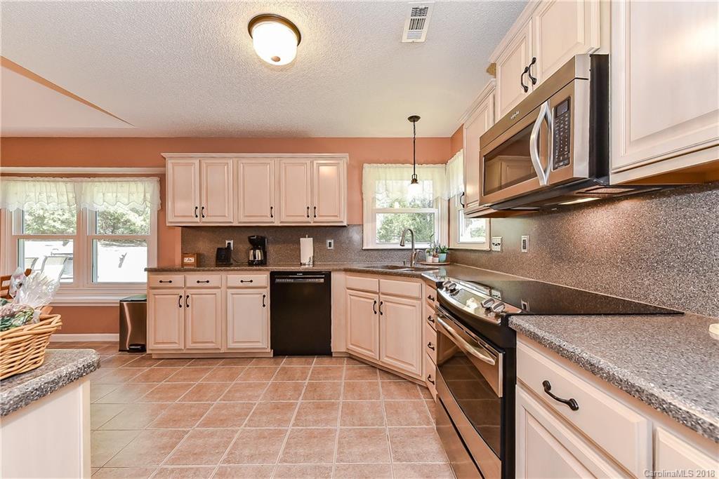 805 Isle Of Palms Court Fort Mill, SC 29708 - Photo 8 of 28